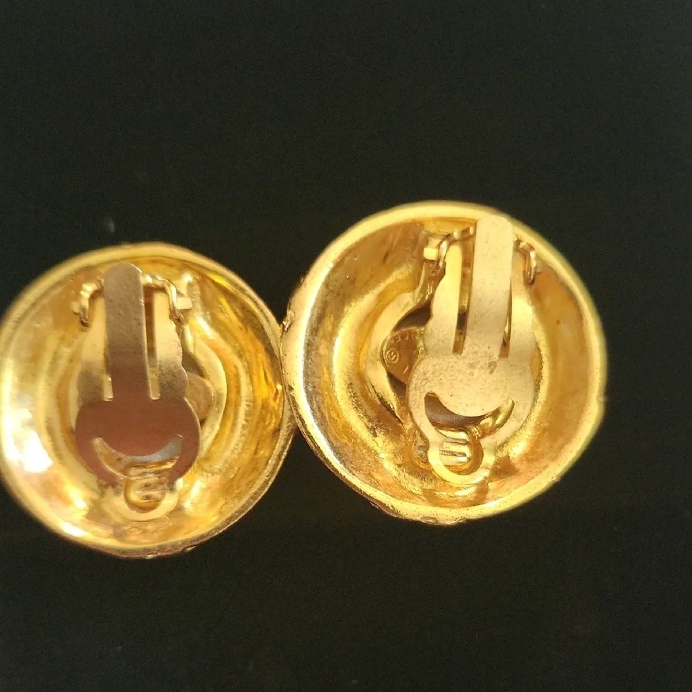 Chanel‎ CC Coco Mark 4-Tow Pearl Vintage Clip Earrings (24k Gold Plated)